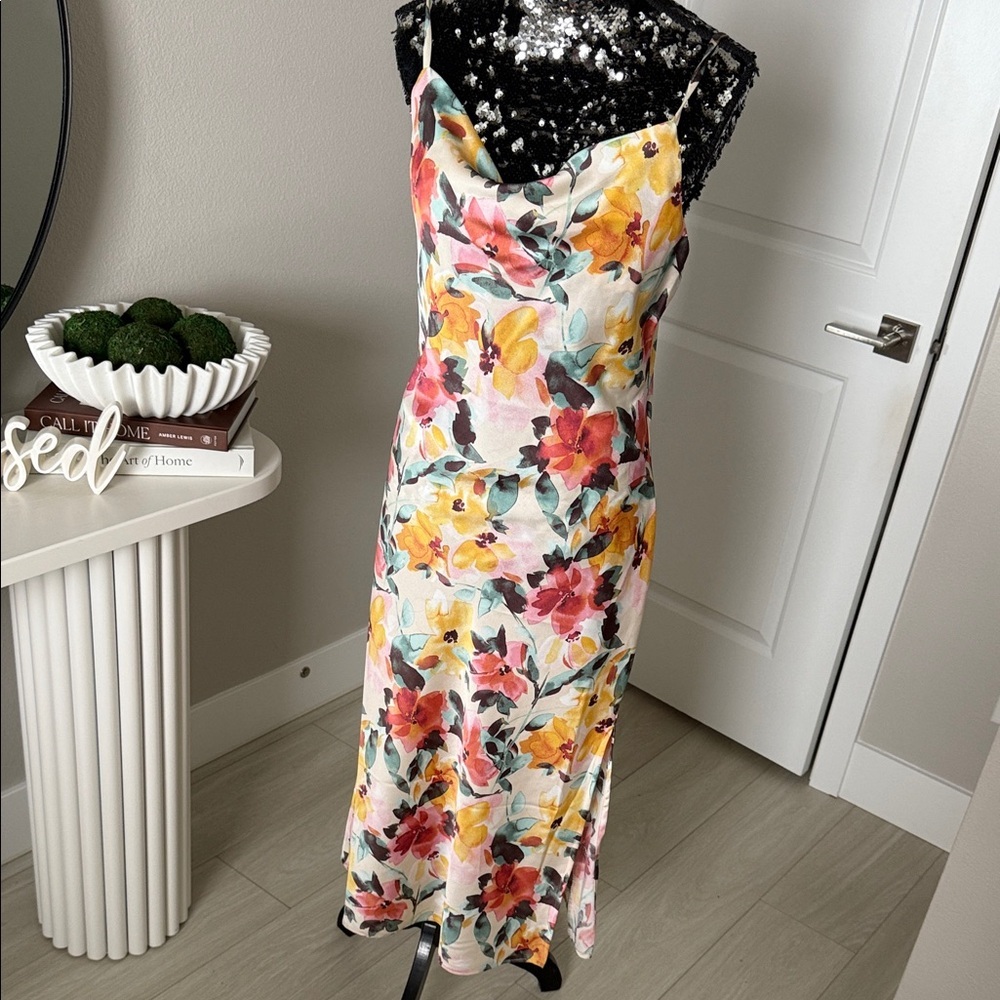 Inspired Hearts Floral Dress - Picture 2 of 5